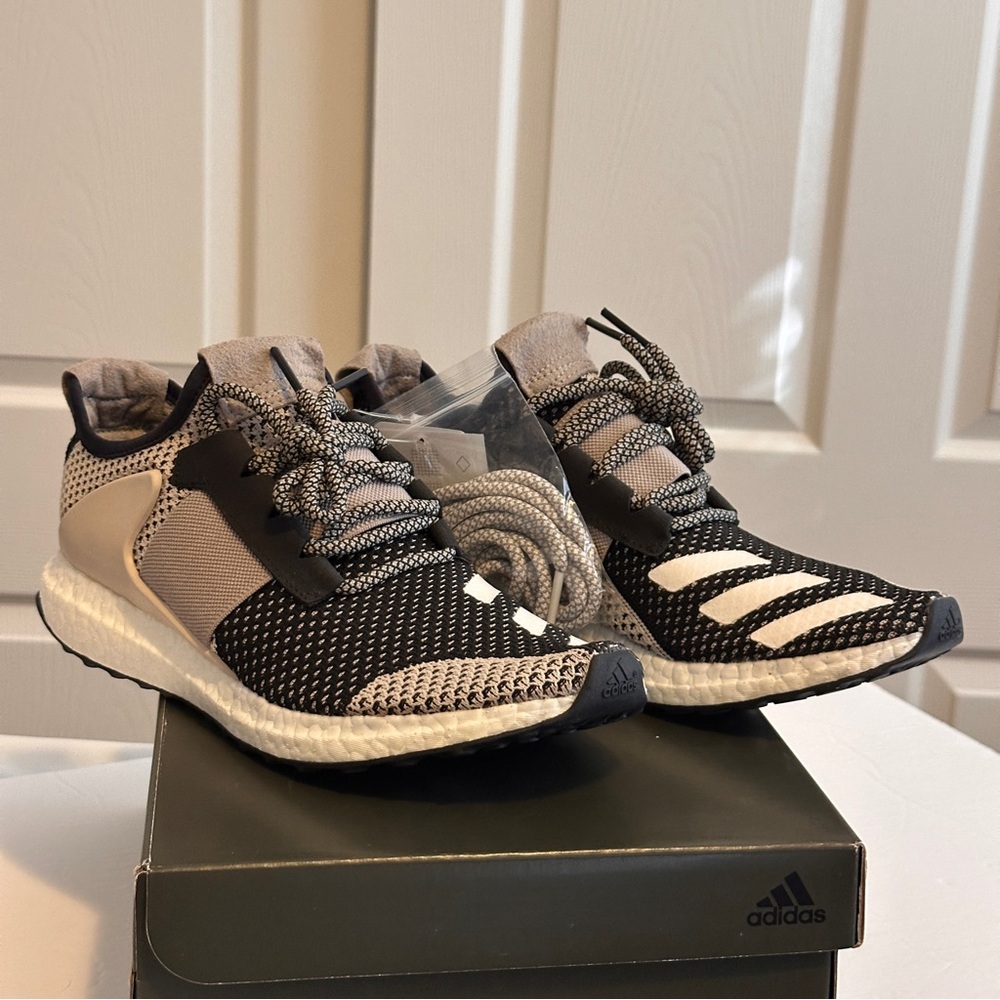 New Adidas Ado Ultraboost Black Beige Running Shoes Mens Size 9